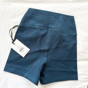 IVL Collective jersey hot shorts
